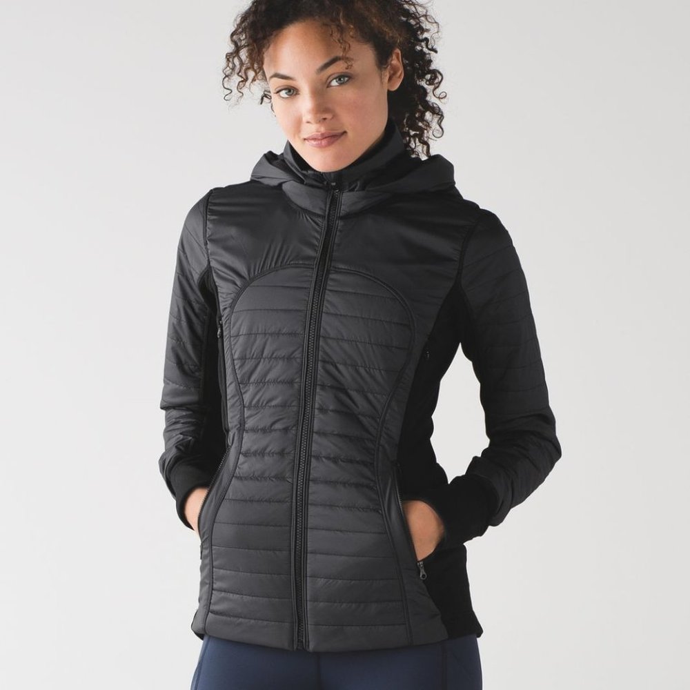 Lululemon First Mile Black glyde softshell running jacket size 4